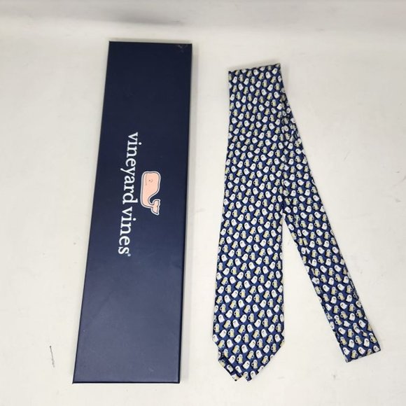 New men's Vineyard Vines Boos & Brews Halloween ghosts and beer tie